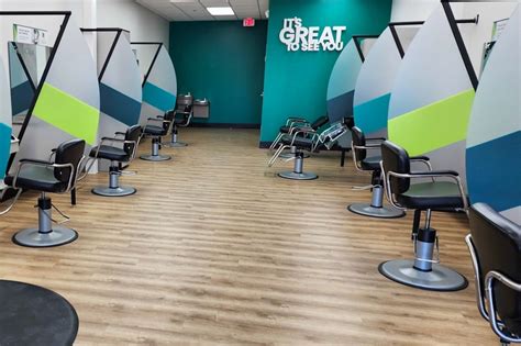 great clips urbana|More.